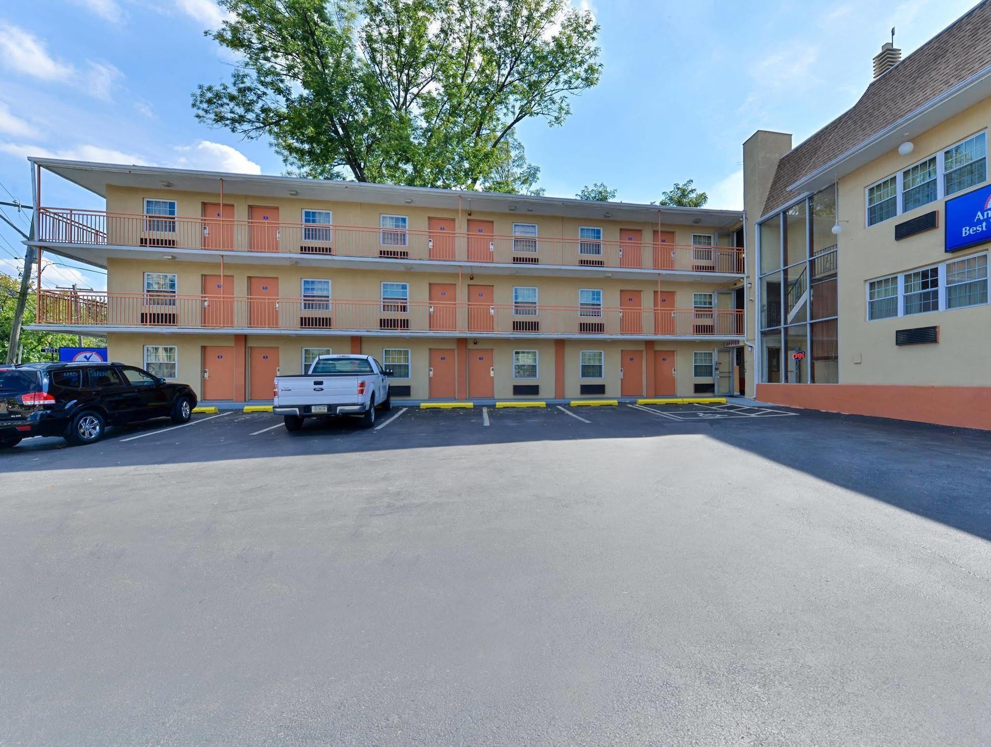 Americas Best Value Inn Media Philadelphia Exteriör bild