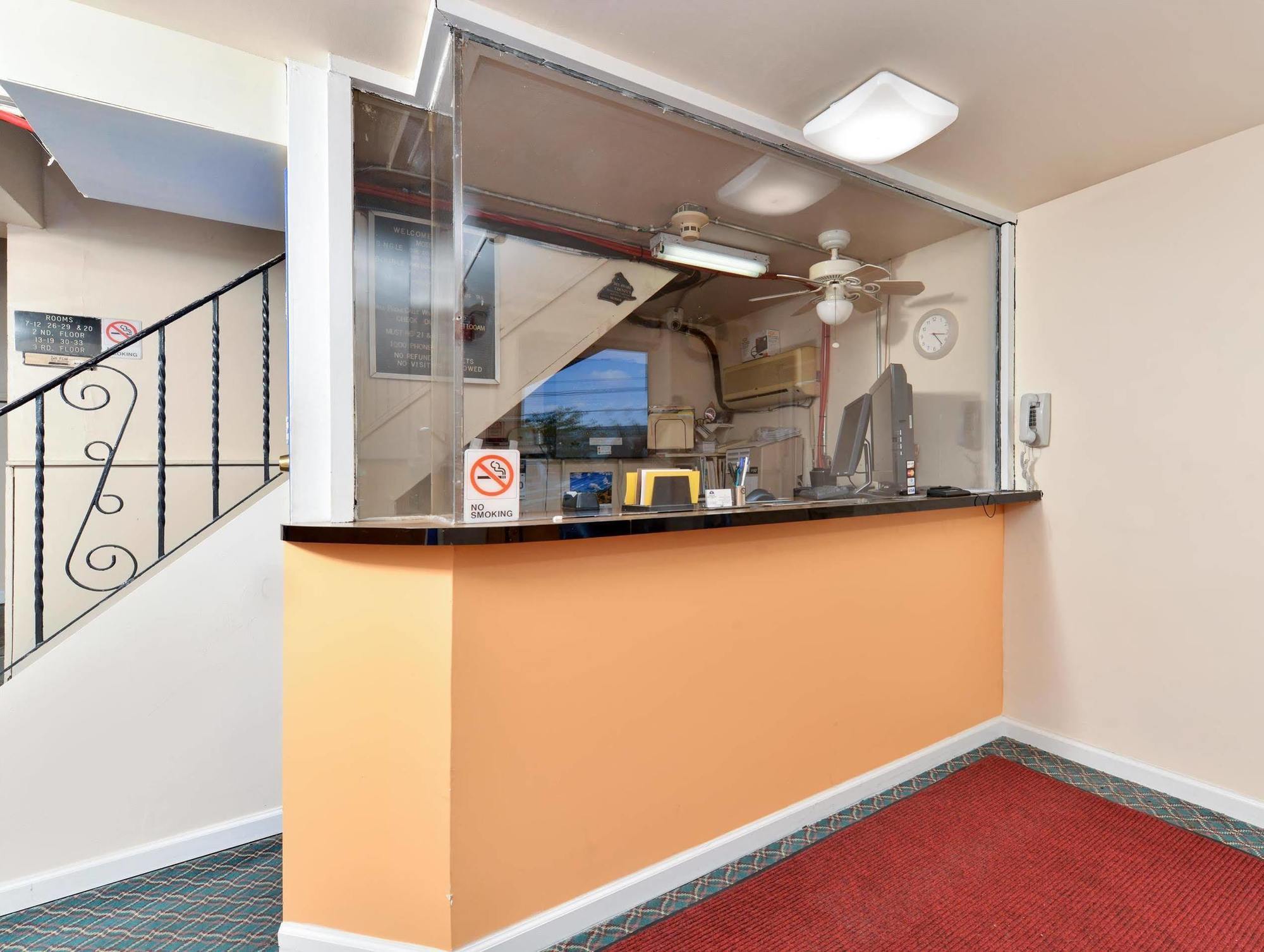 Americas Best Value Inn Media Philadelphia Exteriör bild